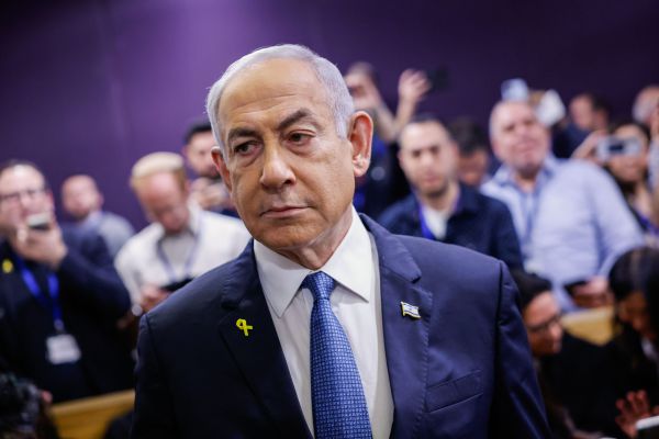 פרקליטו של נתניהו חושף: גילינו חורים חדשים בכתב האישום