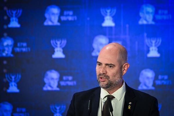 אוחנה מאשים את היועמ"שית: "שורפת את המדינה"