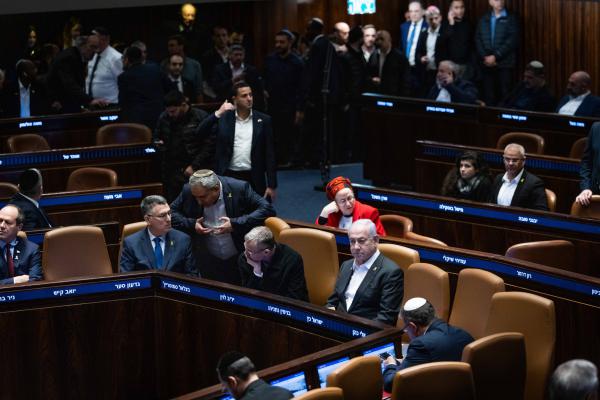 אחרי הדרמה במליאה: החוק של הקואליציה עבר ברוב דחוק