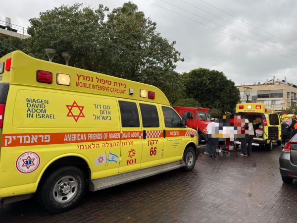 אישה נרצחה בפיגוע דקירה בהרצליה