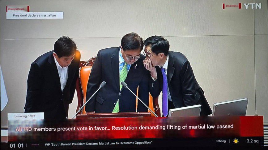 משבר חוקתי: הפרלמנט בדרום קוריאה הצביע נגד הנשיא