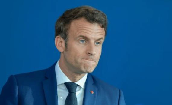 הכרעה בצרפת: הממשלה נפלה בהצבעת אי אמון