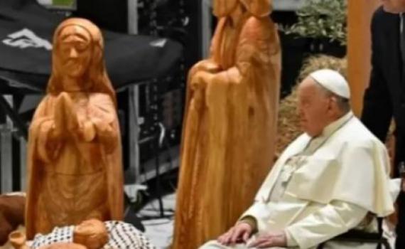 האפיפיור שוב נגד ישראל: "מרססת ילדים במכונות ירייה"