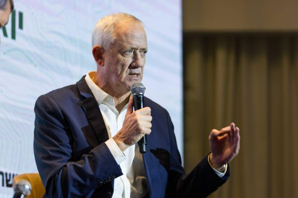 בני גנץ במסר לממשלה: "המדינה תשוב לרעוד"