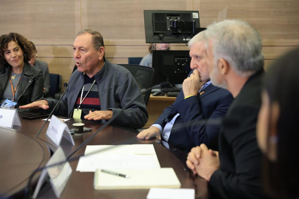 מגיש חדשות 12: אם יפגעו בנו, המדינה כל כך עלובה ולא תתקיים