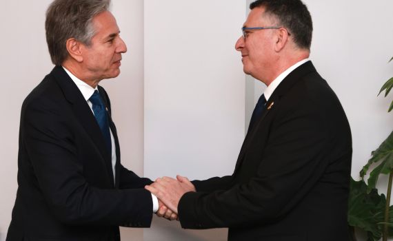 סער לבלינקן: "רואים הזדמנות לעסקה לשחרור חטופים"