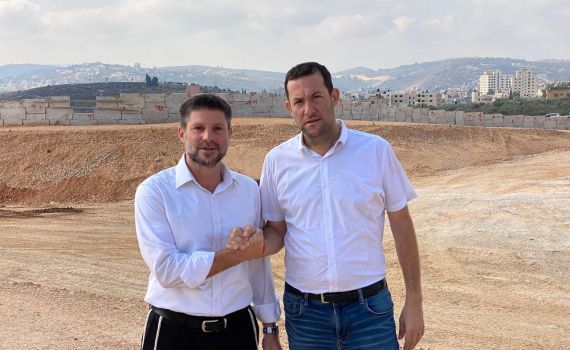 ראש המועצה דורש: לבטל את הטבות המס לאמנסטי ישראל