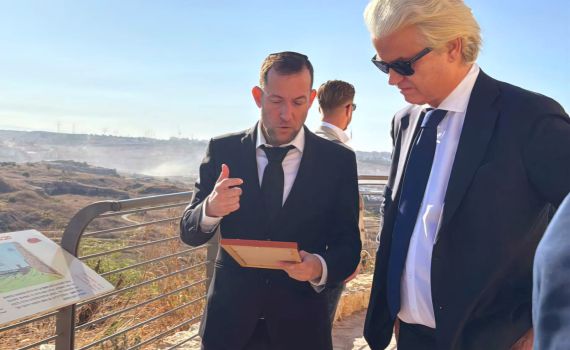 חירט וילדרס ביקר בשומרון: "מדהים כמה ישראל קטנה"