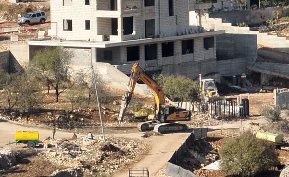 אכיפה בררנית: המנהל האזרחי מתעלם מבנייה ערבית שתועדה בבנימין