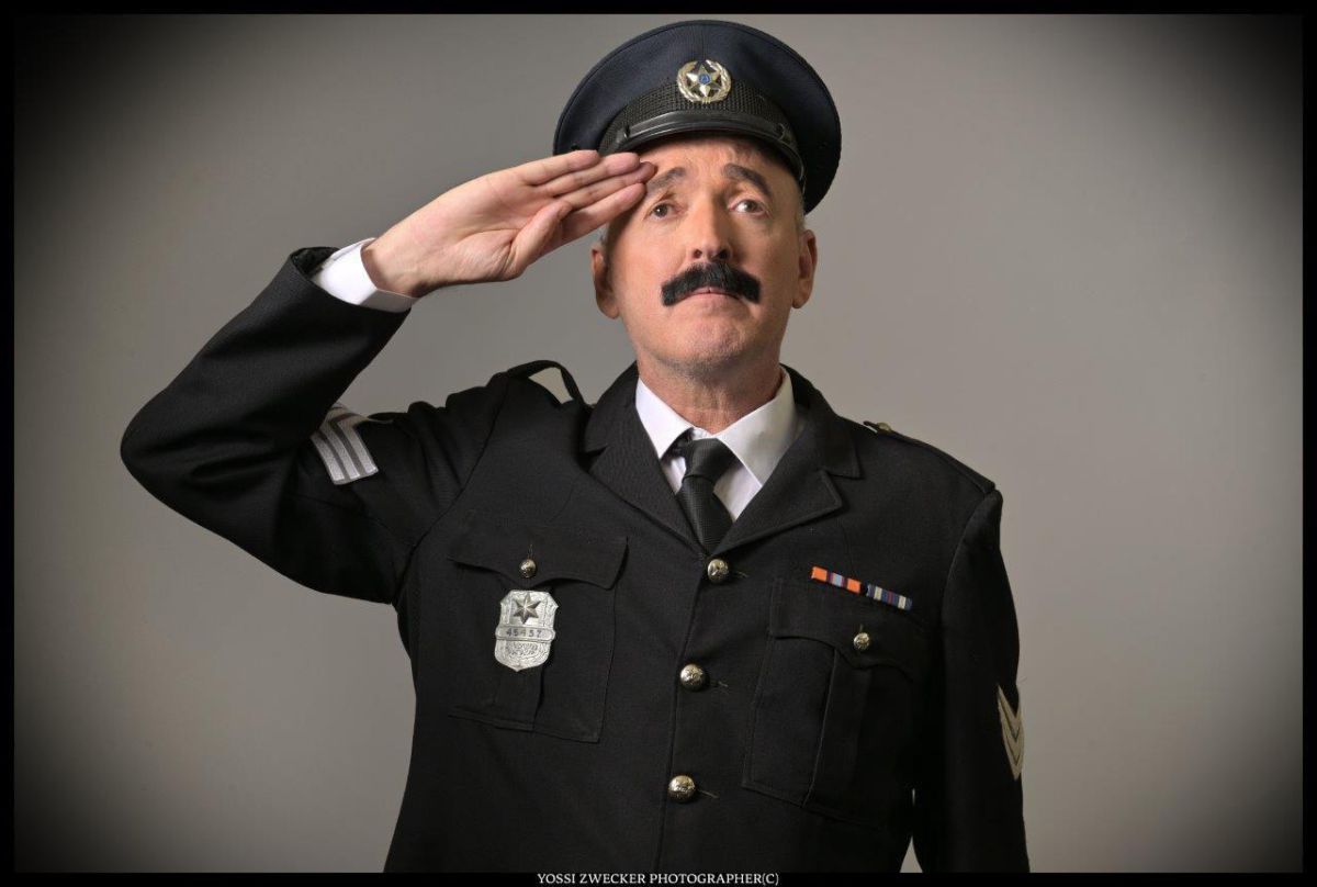 בנעליו של שייקה אופיר: עיבוד מסקרן לסרט "השוטר אזולאי"