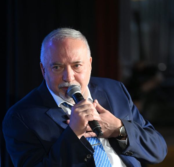 ליברמן שוב מזהיר את תושבי ישראל: שהו בסמיכות למרחבים מוגנים