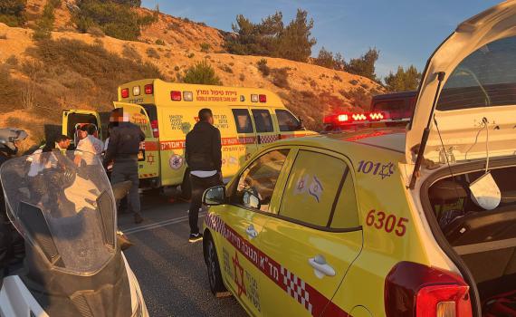 3 בני אדם נפצעו באורח בינוני בתאונת דרכים בין 4 כלי רכב