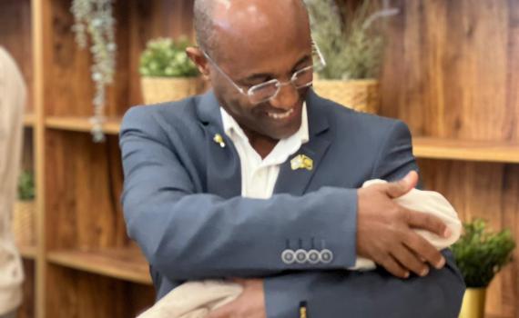 מזל טוב: ח"כ משה סולומון בבשורה משמחת