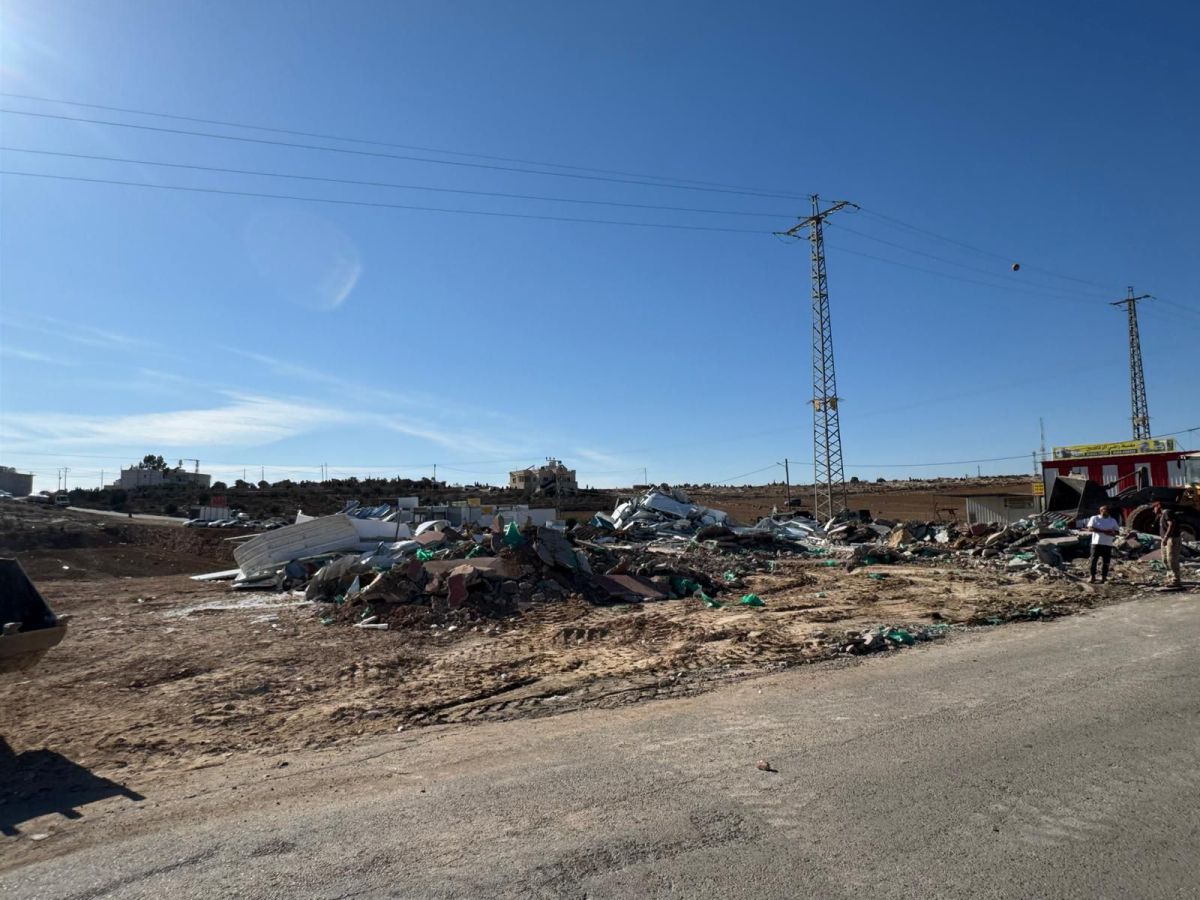 בעקבות לחץ של מועצת הר חברון: נהרסו עשרות חנויות בלתי חוקיות