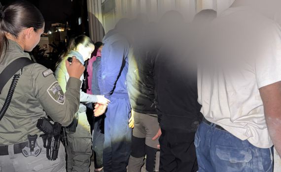 במהלך הלילה: 10 שב"חים נעצרו באתר בנייה בת"א