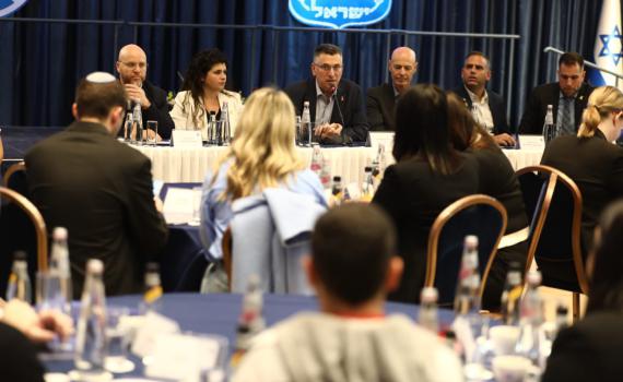 סער נפגש עם מובילי דעת קהל: "לוחמת התודעה – נושא מציל חיים"