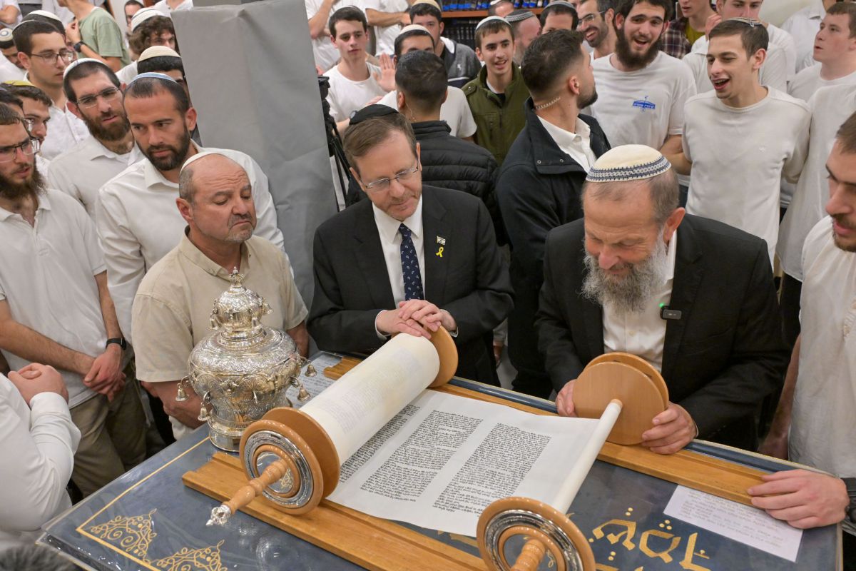 הרצוג במעלה אליהו: בית מדרש שאחדות ישראל עומדת לנגד עיניו