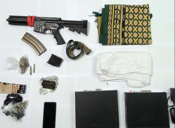 ישראלי שמתגורר בכפר פלסטיני נעצר לאחר שנמצא בביתו אמל"ח רב