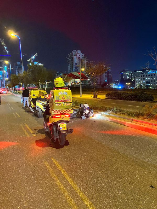 הקטל בדרכים: רוכב אופנוע נהרג בתאונת דרכים בפתח תקווה