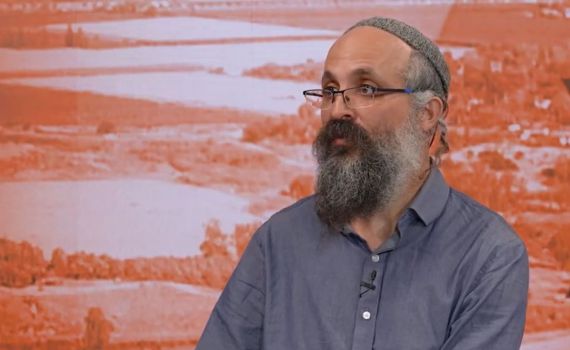 "מתיישבים לשיחה": אברהם סנדק עדיין מחפש צדק