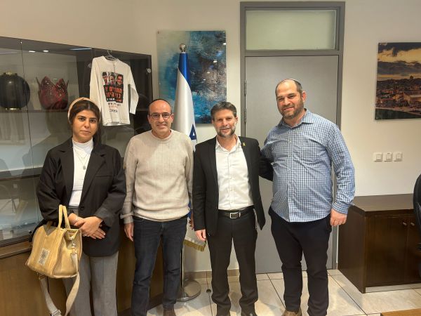 סמוטריץ' למשפחות שכולות: "אין לתת יד לעסקה לא אחראית"