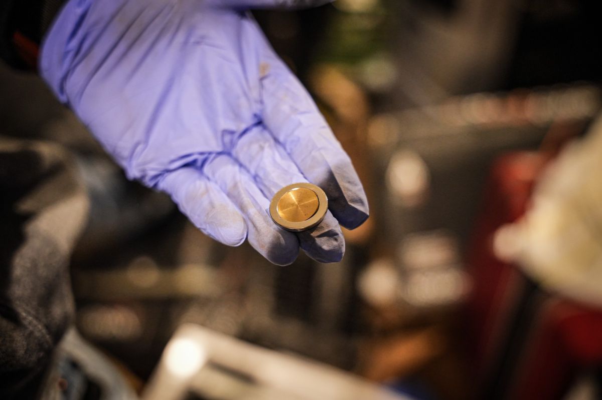 מחרטה לייצור מטבעות מזויפים נחשפה, 2 חשודים נעצרו