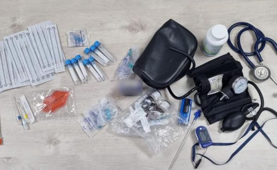 לפני תחילת הטיפול: רופא נעצר לאחר שקיבל למרפאה שוטרת סמויה