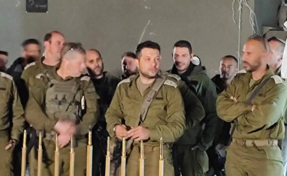 תיעוד: מאו"ג 99 מדליק נרות בציר נצרים