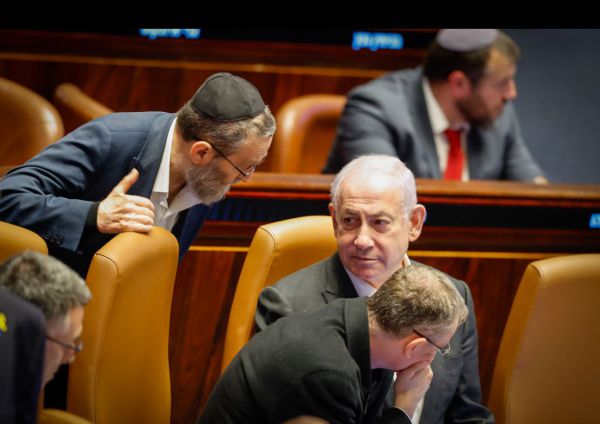 סקר מנדטים: הקואליציה עם הישג אדיר, לפיד מתרסק