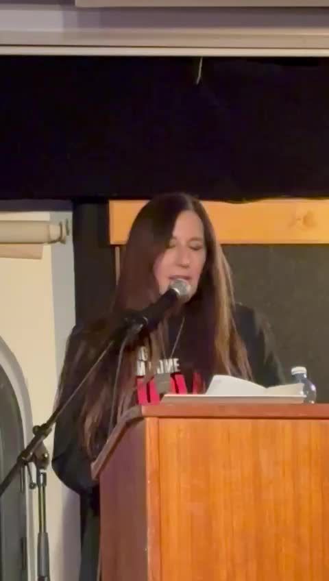 זוכת פרס עגנון תקפה את הממשלה במהלך טקס קבלת הפרס