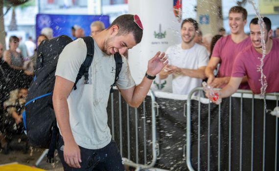 גיוס נובמבר יצא לדרך: מי המתגייס הצעיר והמבוגר ביותר?