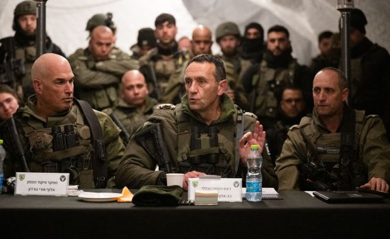 הרמטכ"ל ברמת הגולן: "לא מתערבים במה שקורה בסוריה"