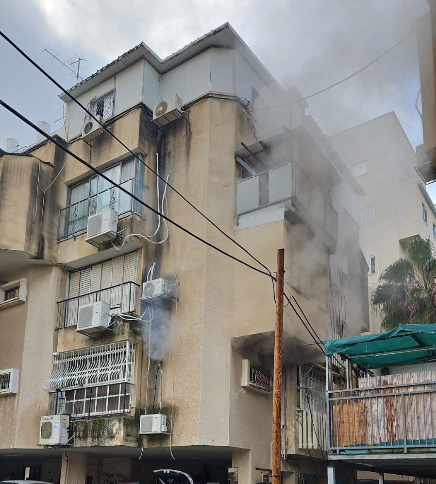 6 פצועים בשריפה בדירה בבני ברק, בהם תינוק במצב קשה