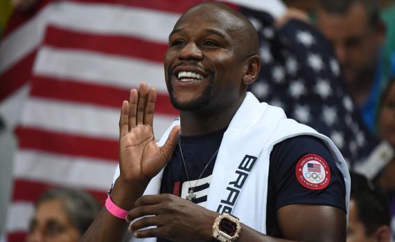 בגלל תמיכתו בישראל: אגדת האגרוף הותקף ברחובות לונדון