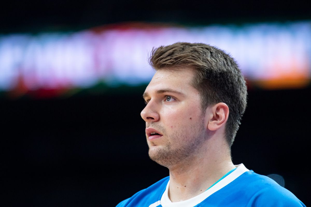 ירד על קביים: פציעה חמורה לכוכב העל ב-NBA