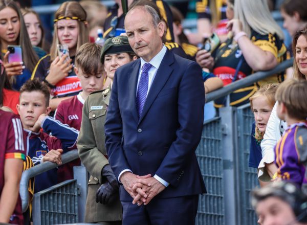 שר החוץ של אירלנד: "לא נסגור את השגרירות בישראל"