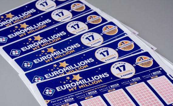 טירוף בבריטניה: אדם יחיד זכה בפרס ענק בהגרלת הלוטו