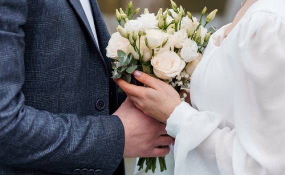 מזל טוב: הזמר הישראלי האהוב מתחתן בגיל 48