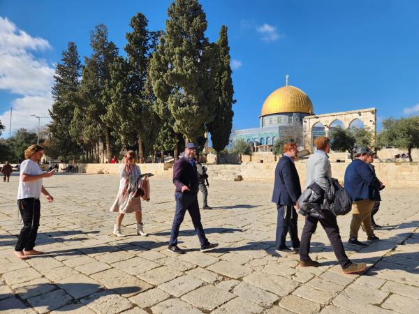 צפו: אוונגליסטים עלו לתפילה בהר הבית להצלחת טראמפ