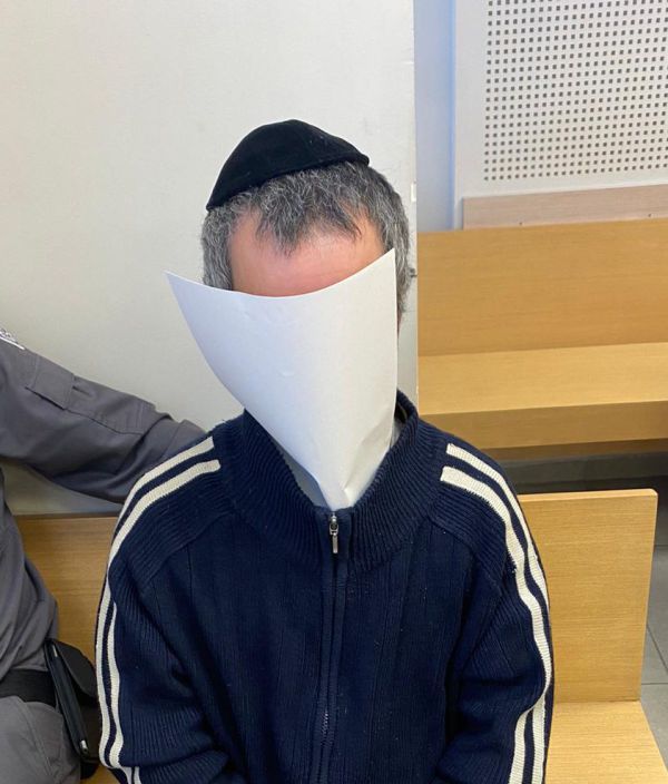 הגבר התנה: אתן לאשה גט רק אם לא אראה אותה