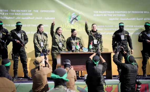 "אכלה עד שהתנפחה לה הבטן": החטופות בעדויות חדשות