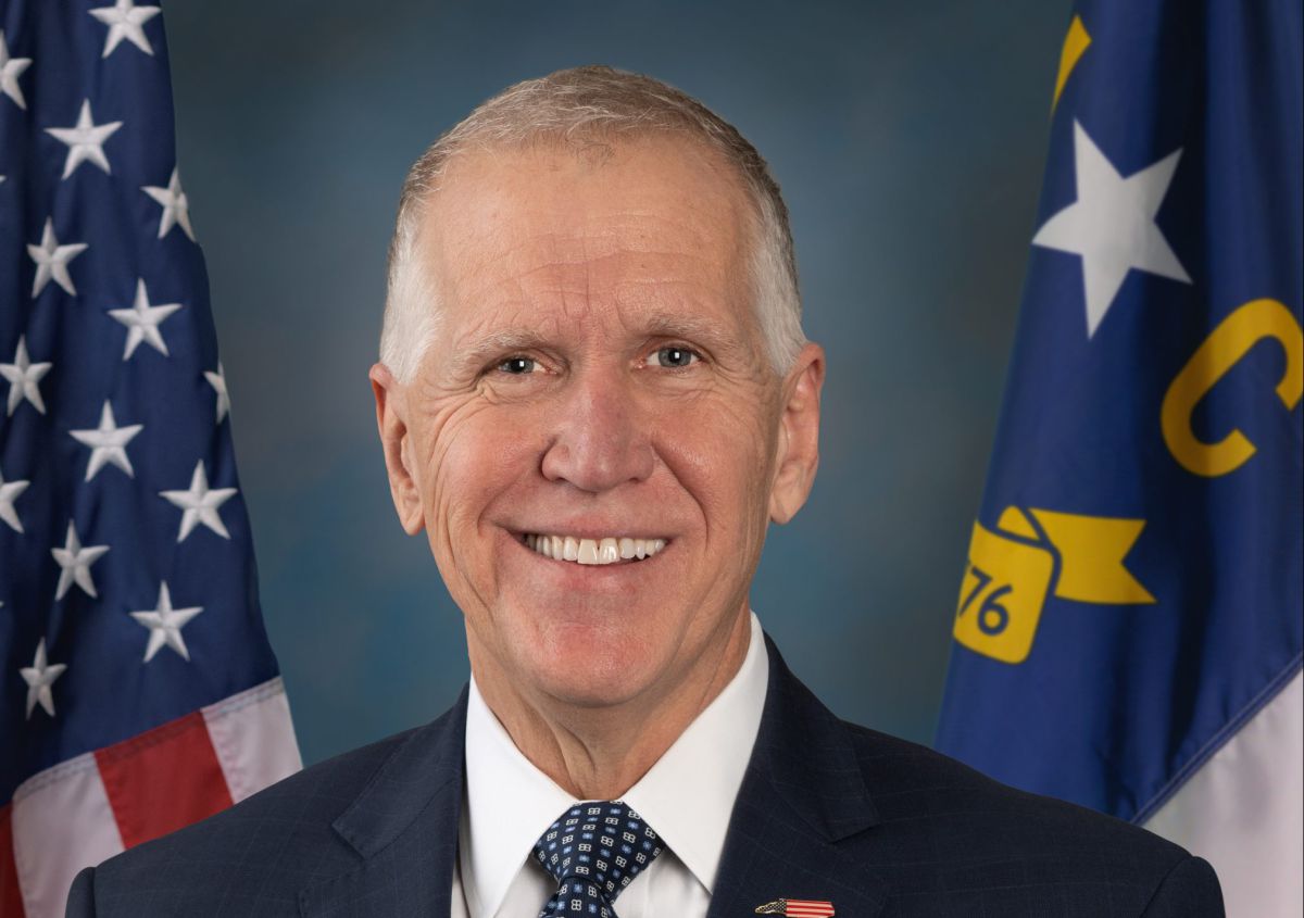 בינגו פוליטי: הסנאטור מתייחס לטענות נגד מועמדו של טראמפ