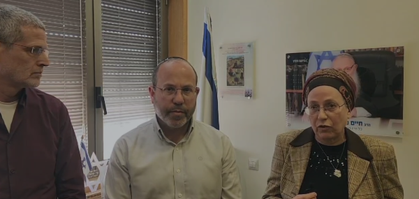 "נתניהו משחרר את החטופים הראשונים בדמם של החטופים השניים"