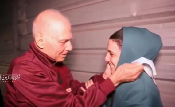 ארבל יהוד וגדי מוזס הגיעו לנקודת הקליטה במחנה רעים