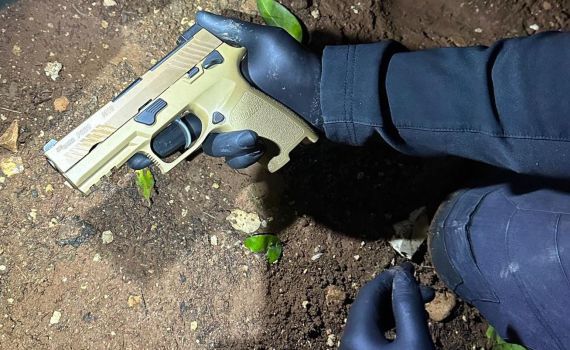 סרט דרמה: קפץ מהחלון והשליך אקדח | צפו בתיעוד הדרמטי