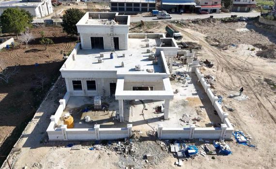 בסמוך למקום הפיגוע: עשרות מבנים לא חוקיים בפונדוק