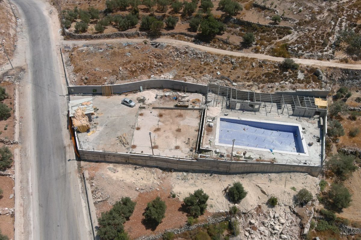 גוש עציון: נהרסה בריכה בלתי חוקית ששימשה כמוקד זריקות אבנים