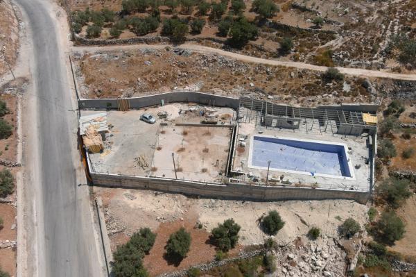גוש עציון: נהרסה בריכה בלתי חוקית ששימשה כמוקד זריקות אבנים