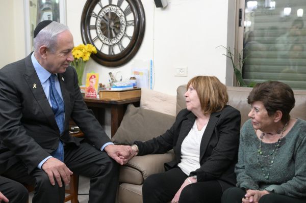 "שמח לראות אותך מחייכת": נתניהו ניחם את זהבה שאול