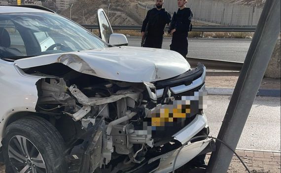 ניסה להבריח שב"חיות, ברח מהשוטרים והתנגש בעמוד